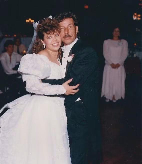 Remembering you on yet another Father's Day without you 😢
Whoever said that time heals all wounds was very wrong....I miss you just as much now as ever Daddy!!! 💔