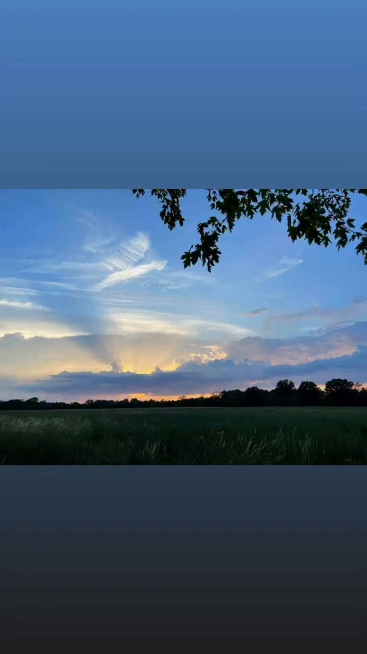 Just love our backyard views!! 😍
Show us your favorite outdoor pics!! ⬇️